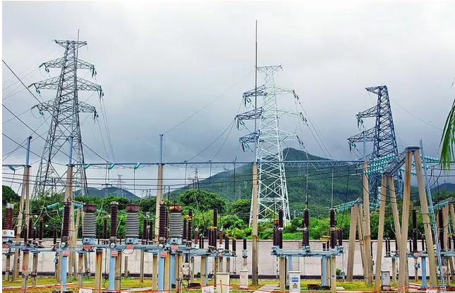 2015年10月29日---燃?xì)獍l(fā)電機(jī)組項目第十批發(fā)電機(jī)中性點(diǎn)出線柜+中性點(diǎn)接地電阻柜兩套發(fā)貨